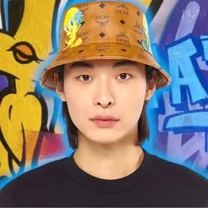LOoNey TuNeS ?x McM BuCKeT HaT ?in VieSToS MCM Looney Tunes x MCM Bucket Hat in Visetos | REVERSIBLE main image 4
